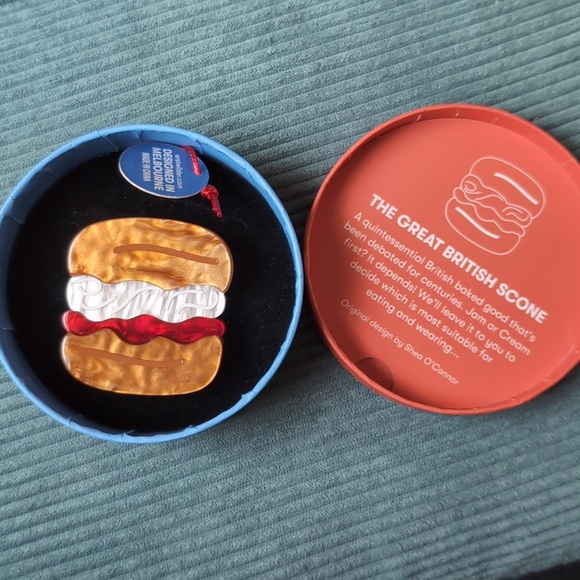 Erstwilder Jewelry - Erstwilder Great British Scone Brooch